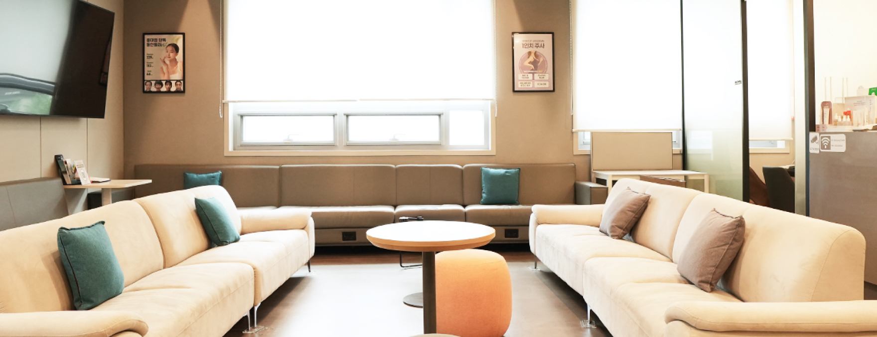 리엔장 홍대점 내부 공간 1